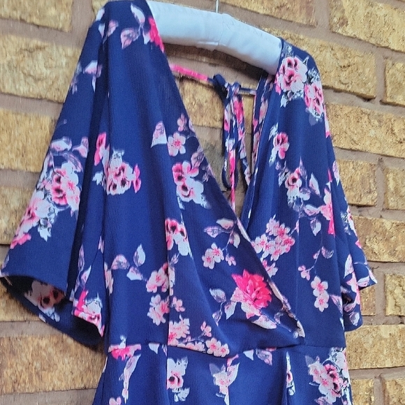 Trixxi Pink and Blue Floral Romper SIZE XS - Picture 5 of 7